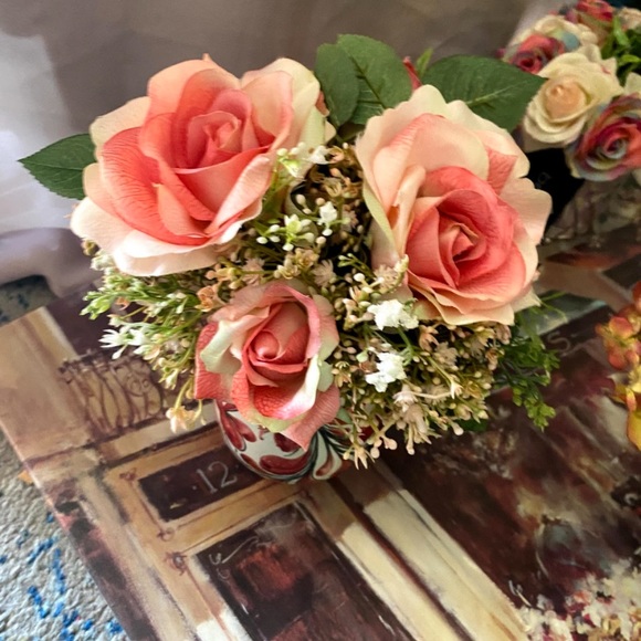 artificial flower arrangement - Picture 7 of 16